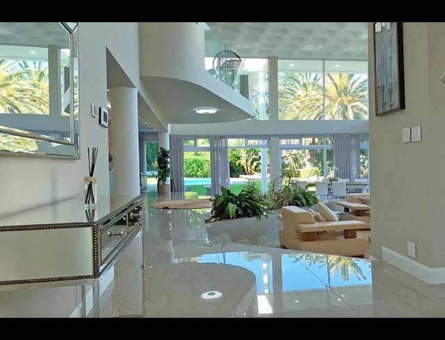 6 BEDROOM HOUSE FOR SALE IN CONSTANTIA